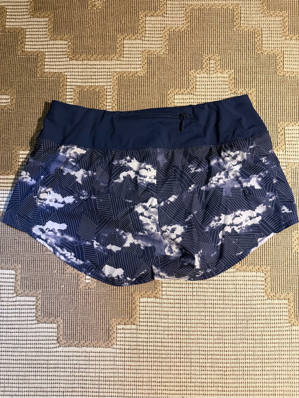 Oiselle Roga Shorts - Picture 2 of 2